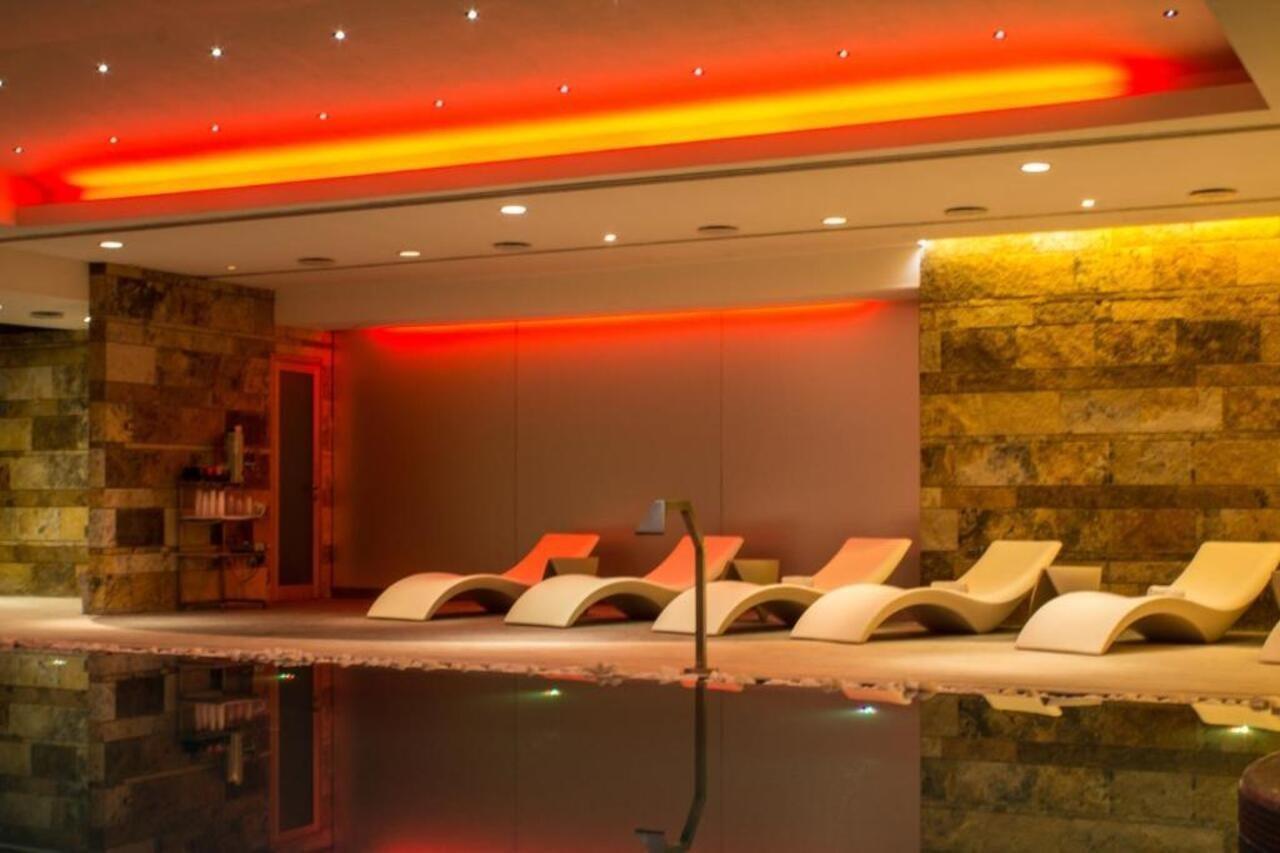 Una Hotels T Hotel Кальярі Екстер'єр фото