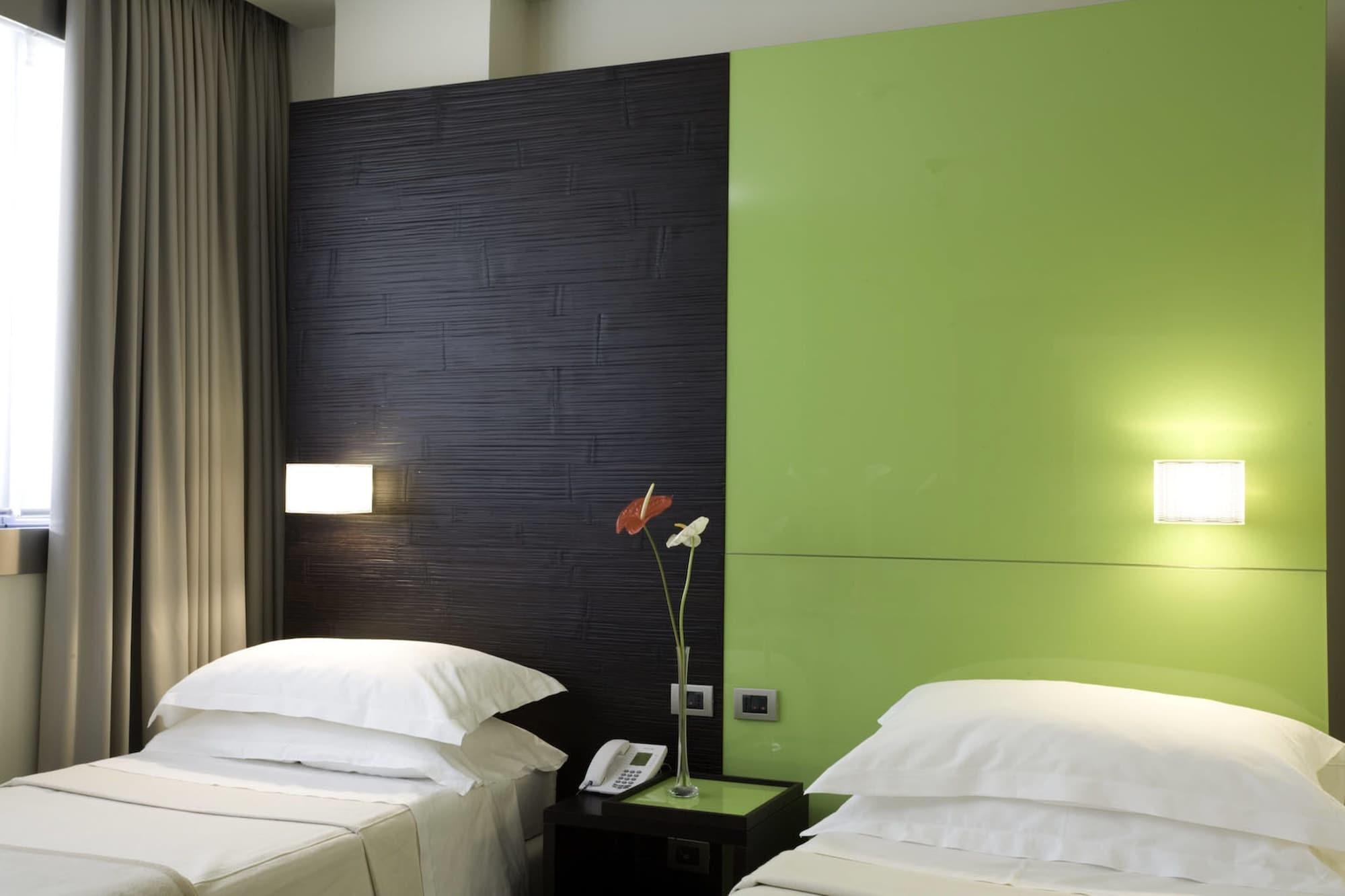 Una Hotels T Hotel Кальярі Екстер'єр фото