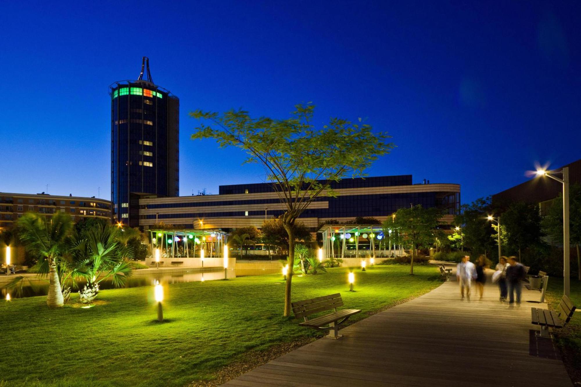 Una Hotels T Hotel Кальярі Екстер'єр фото