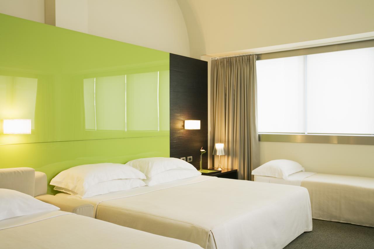 Una Hotels T Hotel Кальярі Екстер'єр фото