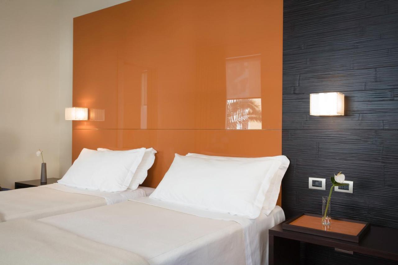 Una Hotels T Hotel Кальярі Екстер'єр фото